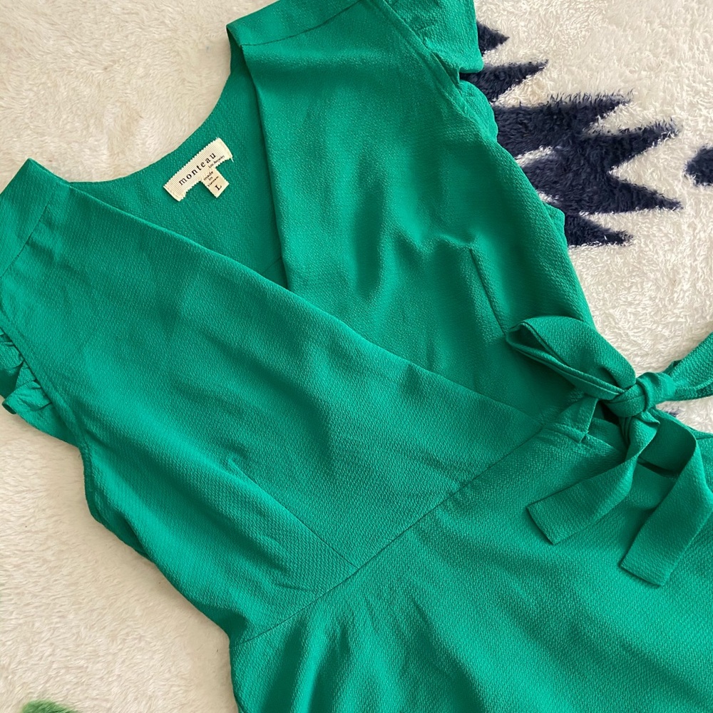 Green tie peplum blouse